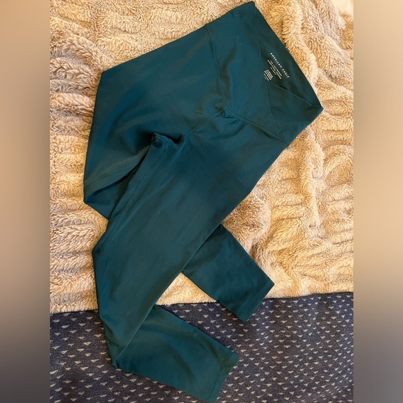 American Eagle Lightweight Everything Legging Crossover 7/8 Length - Picture 3 of 5